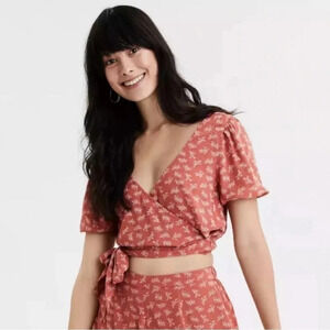 American Eagle Outfitters Coral Puff Sleeve Wrap Around Floral Top Medium